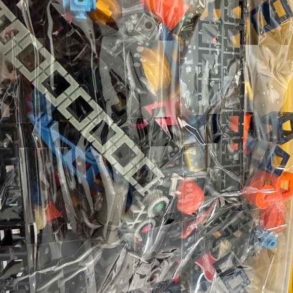 Fisher-Price Bright Yellow Construx 2 Storage Case w/building items & additional - Picture 4 of 4